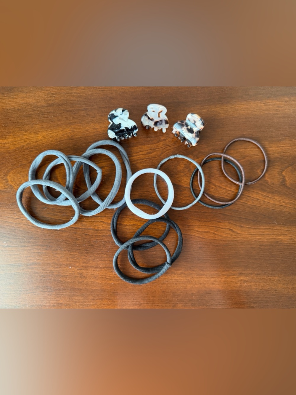 Neutral Hair Tie & Mini Claw Clip Set - Black, Gray, Brown